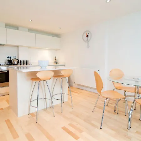 22 Zinc Apartment *